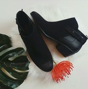 Old Navy black ankle bootie